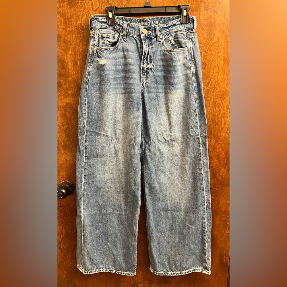 American Eagle distressed wide leg, skater jeans, size 10 short.